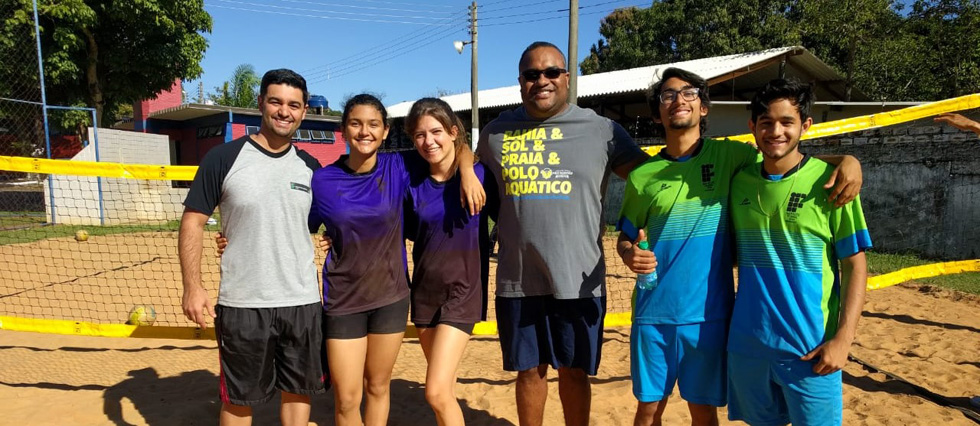 Equipe de vôlei de praia feminino (medalha de bronze) e equipe de vôlei de praia masculino (medalha de prata), junto a comissão técnica do Câmpus Equipe de vôlei de praia feminino (medalha de bronze) e equipe de vôlei de praia masculino (medalha de prata), junto a comissão técnica do Câmpus
